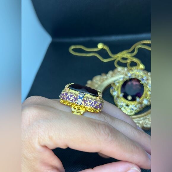 Vintage Inspired Large Amethyst Ring with Gold Detailing - Picture 9 of 14